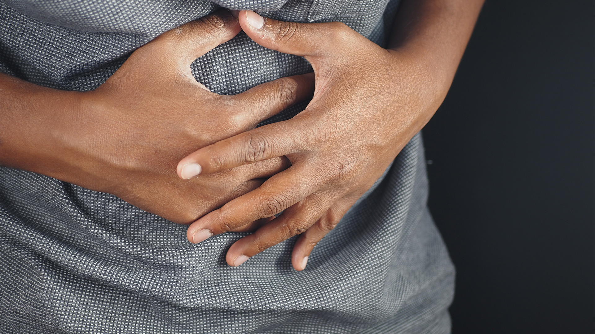 Pacientes recebem infusões em ambiente monitorado e com supervisão de equipe especializada, um marco importante para o manejo de doenças autoimunes e crônicas complexas